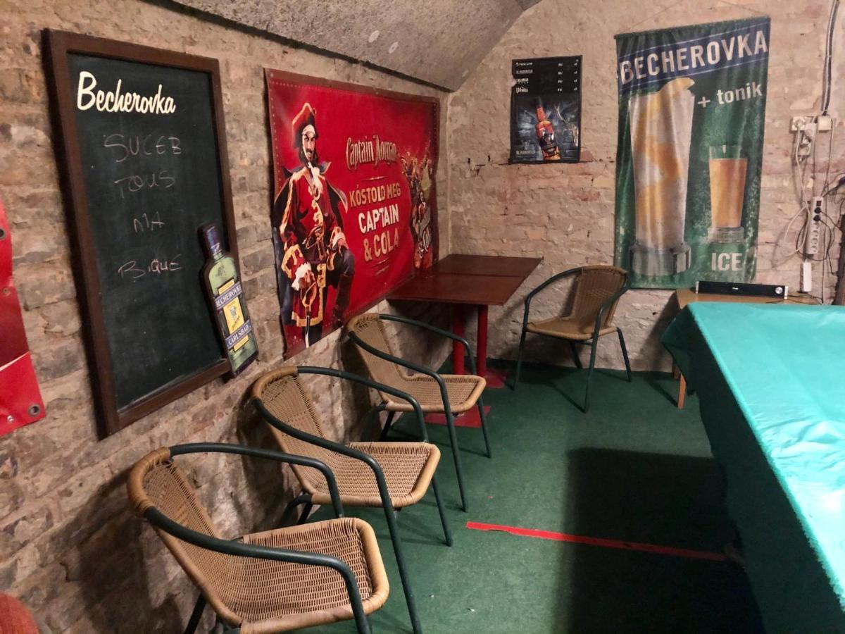 Whole Basement Former Pub2 For Stag Do, Men'S Cave Budapeste Exterior foto