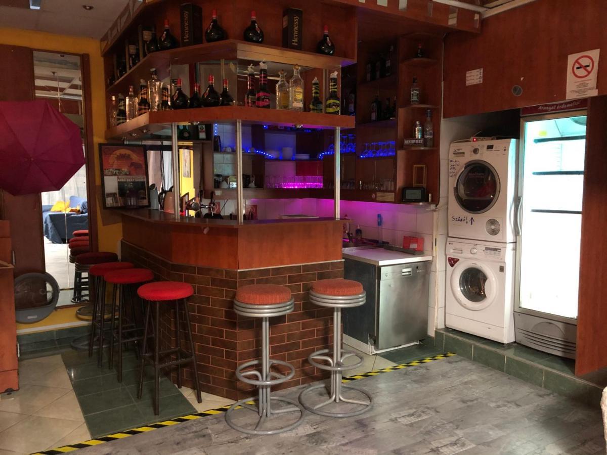Whole Basement Former Pub2 For Stag Do, Men'S Cave Budapeste Exterior foto